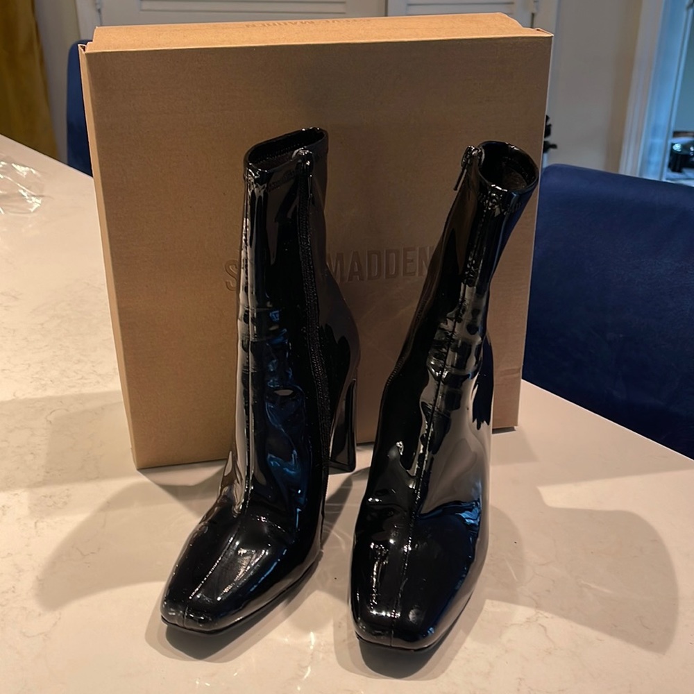 Steve Madden Patten Pleather booties